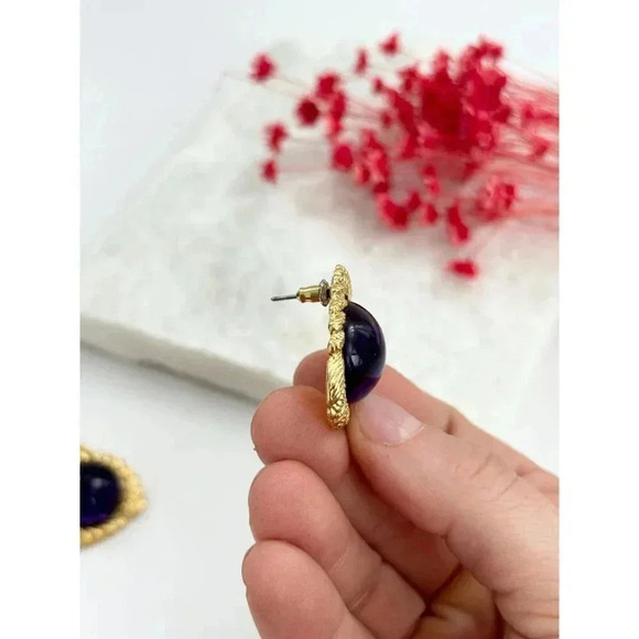 Vintage Gold Toned 80's Triangular Purple Crystal Ball Retro Stud Earrings - Picture 6 of 6